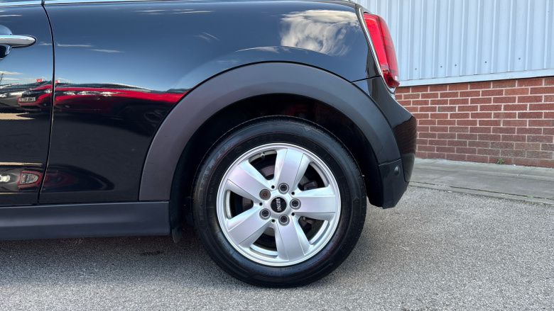 MINI Hatchback 1.5 Cooper II 3dr Petrol Hatchback